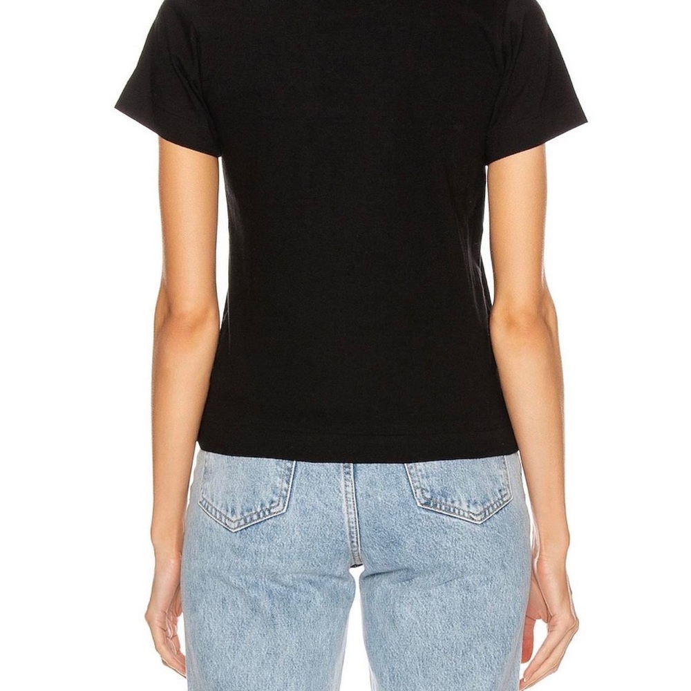 COMME DES GARCONS PLAY
Logo Emblem Tee in Black (Never wore it ) No tag